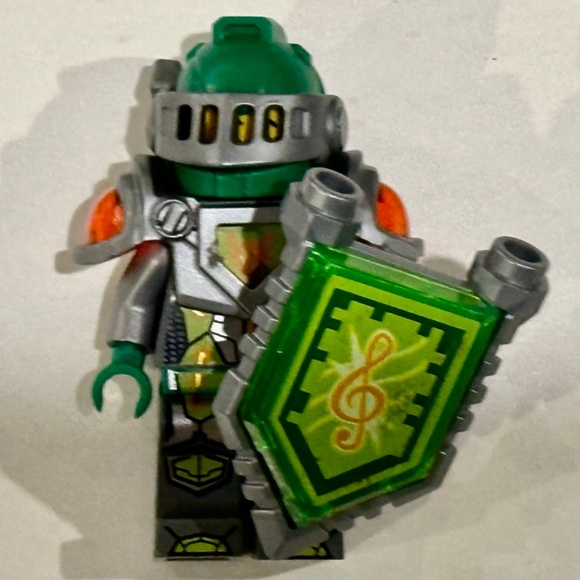 Lego Nexo Knights Power 🎼Tone of Music nex025 Aaron Fox Minifigure Silver Visor - Picture 2 of 9